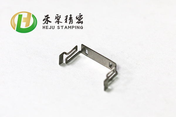 金屬?gòu)椘驑? title=